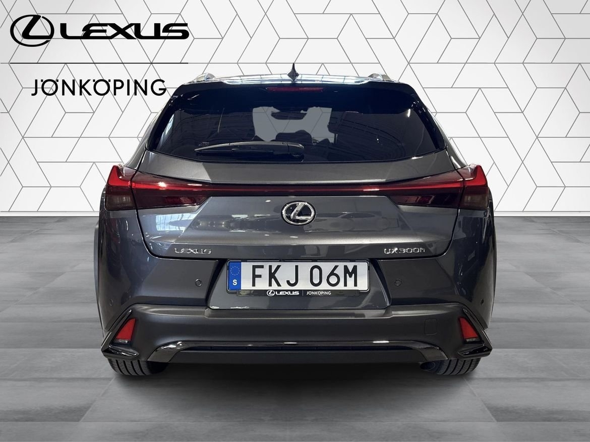 Lexus UX 300h 2026, photo 6/10