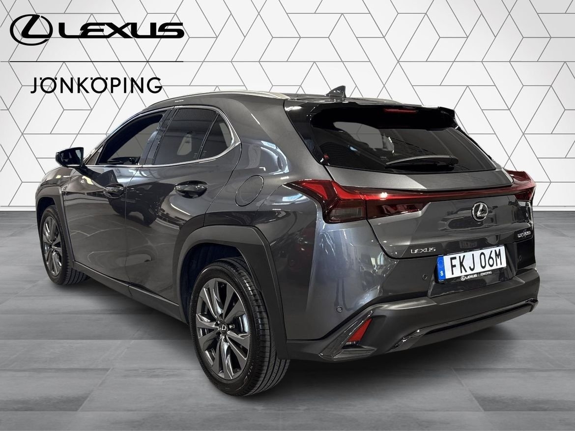 Lexus UX 300h 2026, photo 4/10