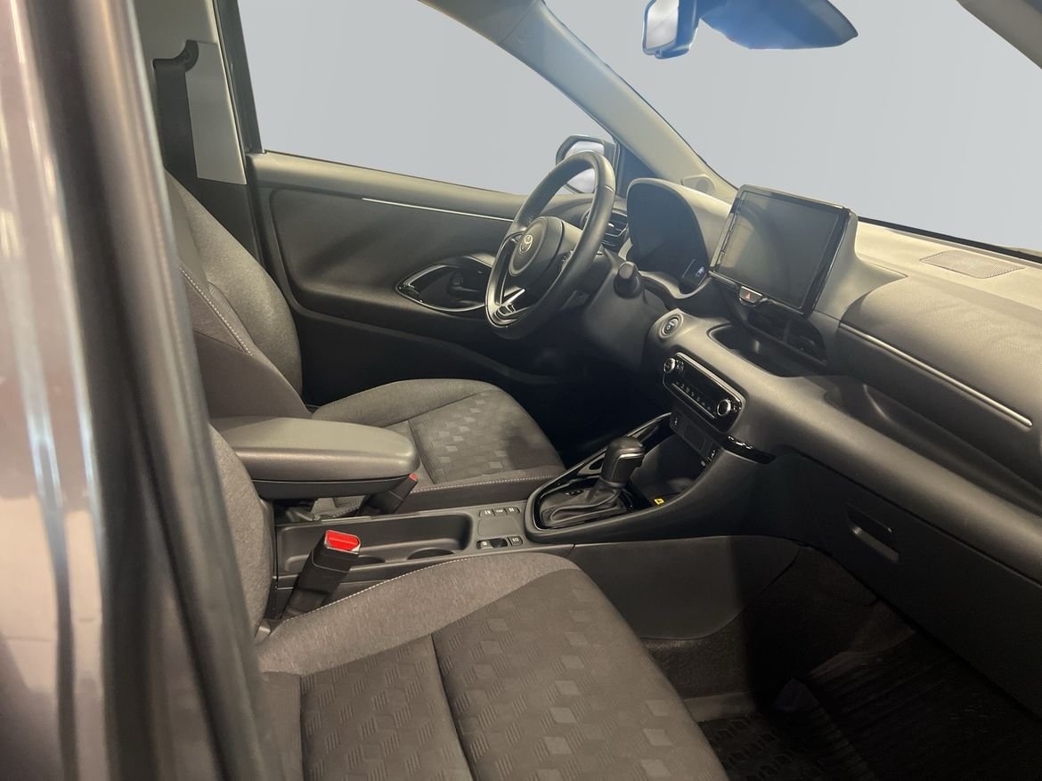 Toyota Yaris 2025, bild 6/19