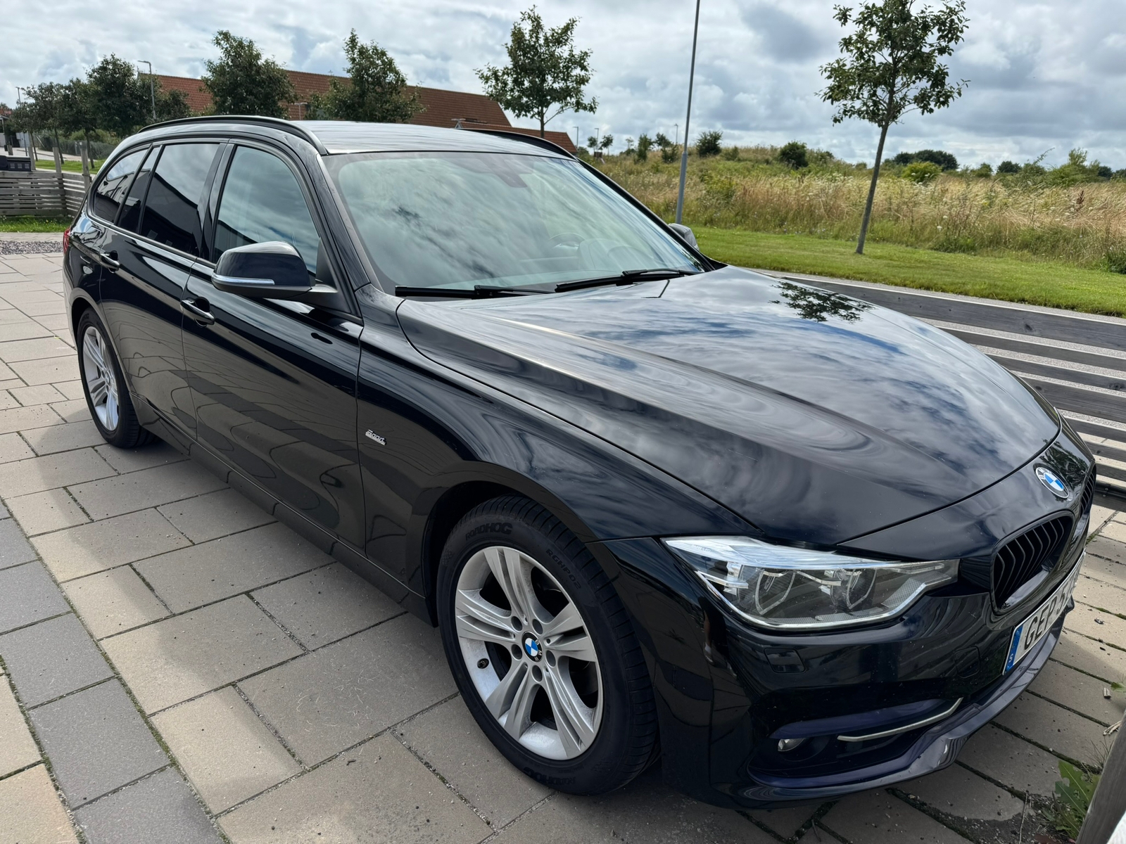 BMW 318 d Touring Steptronic 2018, bild 2/5