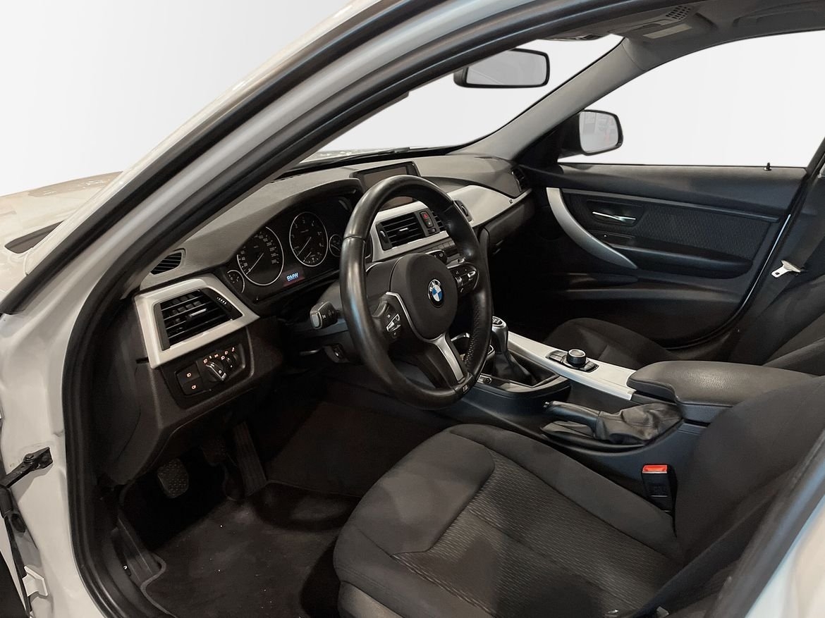 BMW 316 Sedan 2012, bild 7/10