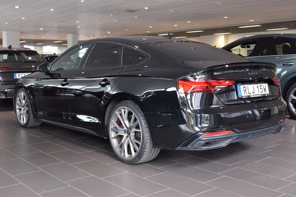 Audi A5 2022, bild 2/9