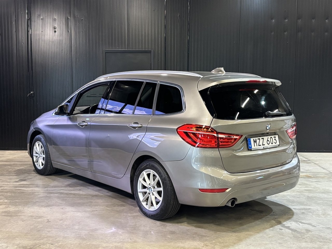 BMW 218 2016, photo 4/10
