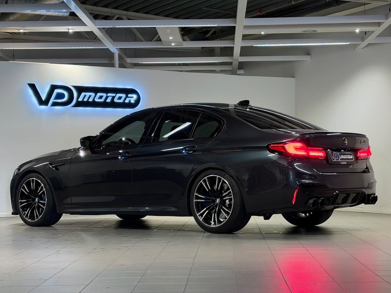 BMW M5 2019, kuva 2/30