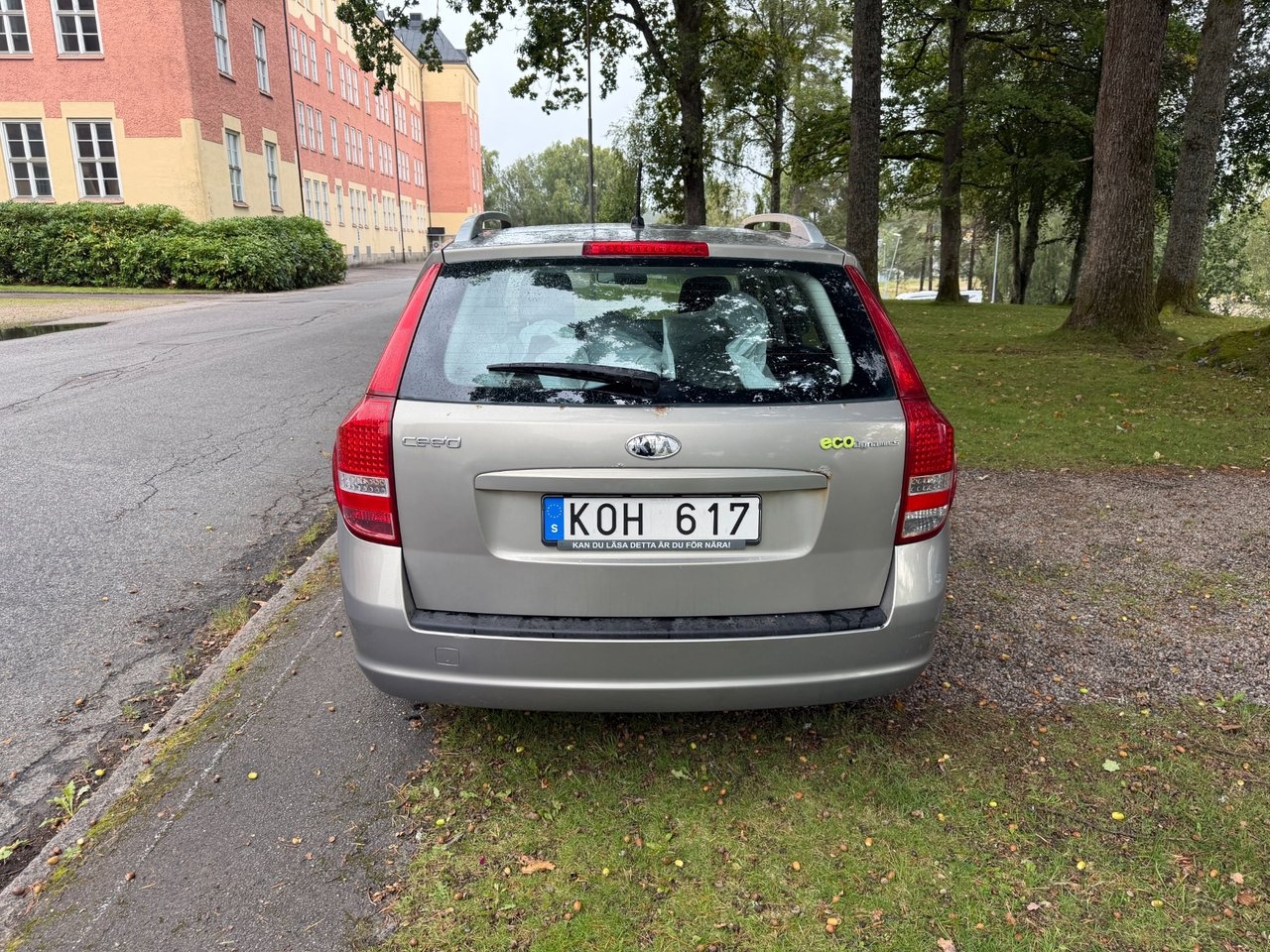 Kia Ceed cee'd_sw 1.6 CRDi ECO / V-hjul 2010, bild 6/10