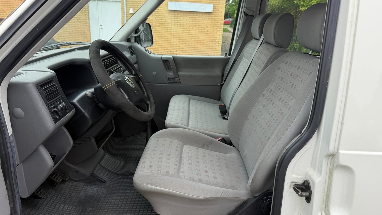 Volkswagen Caravelle 1999, photo 6/10