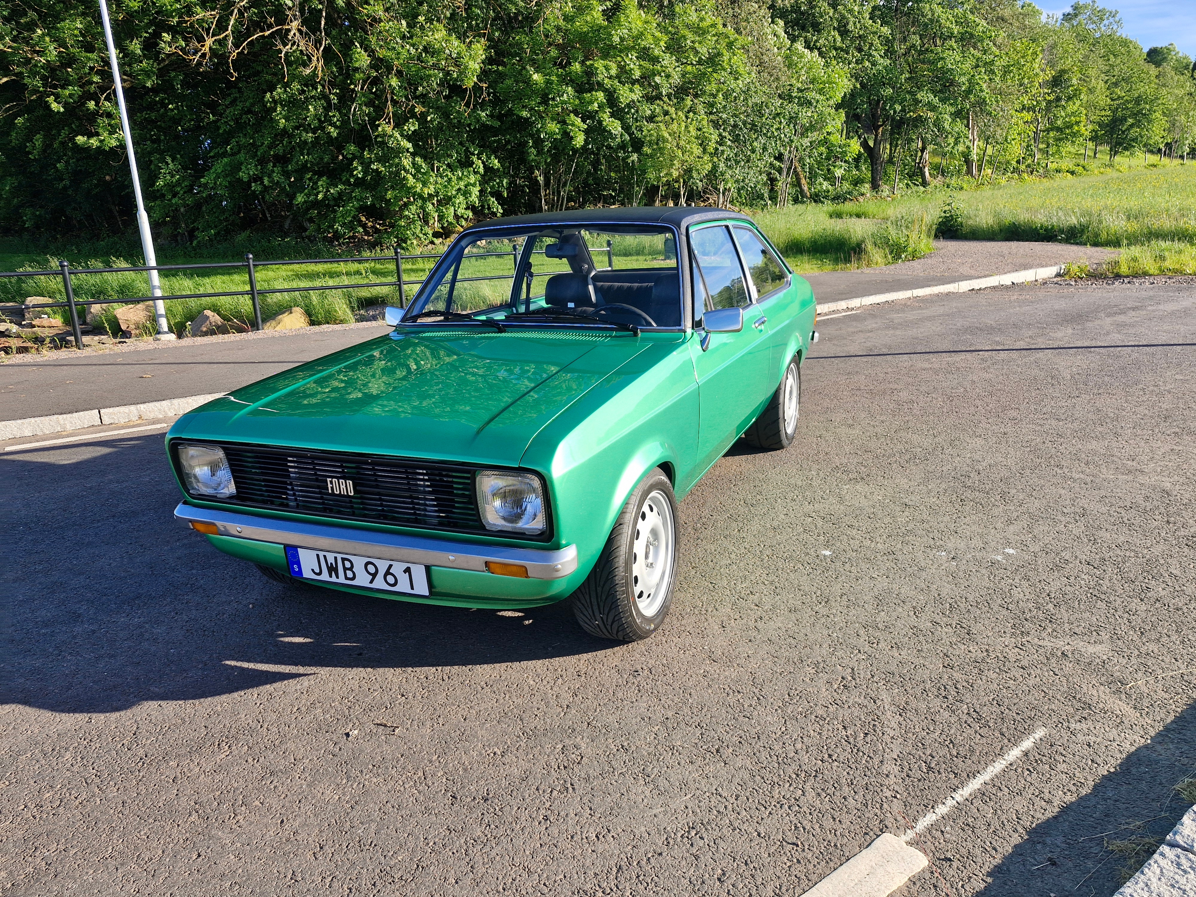 Ford Escort 2-dörrars 1.6 HC Automatisk 1977, kuva 2/10