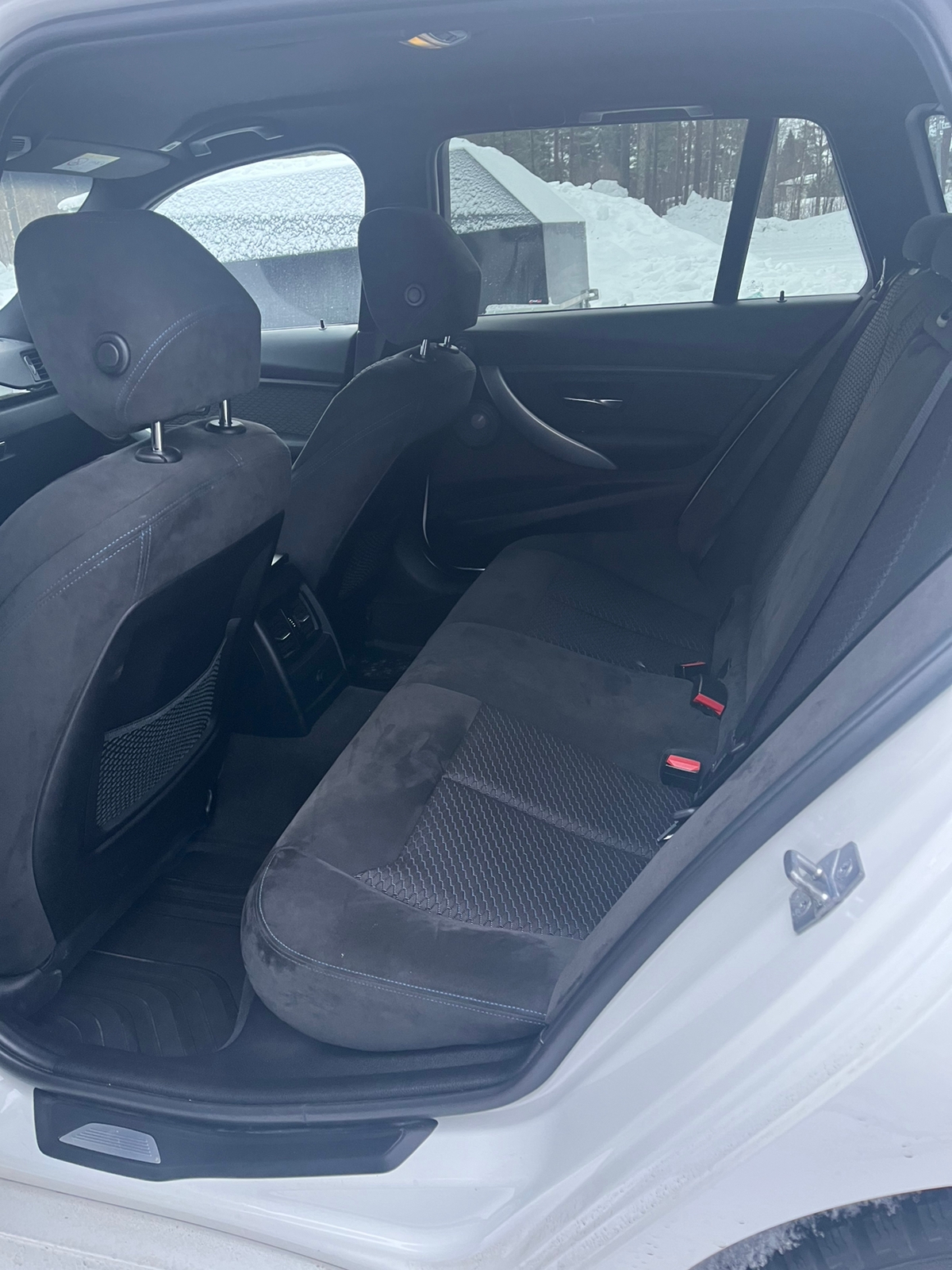 BMW 318 d xDrive Touring Manuell 2014, bild 4/5