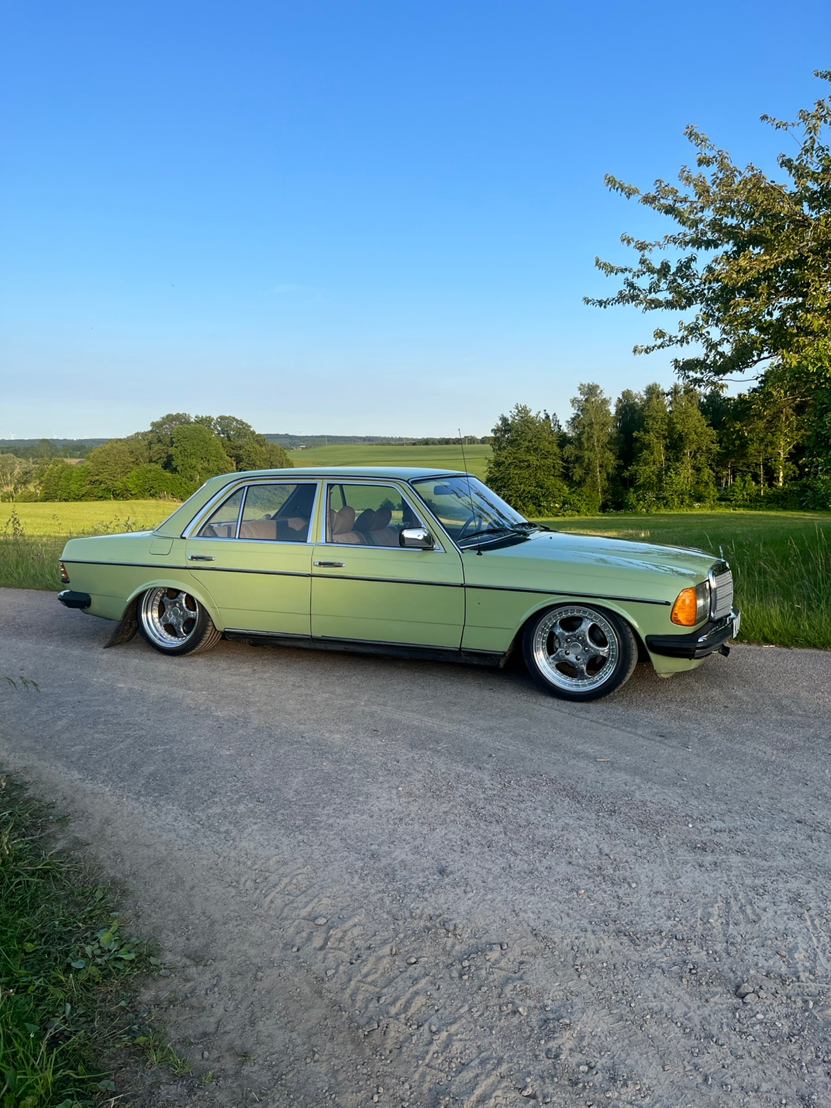 Mercedes-Benz 240 D Manuell 1979, bild 2/3