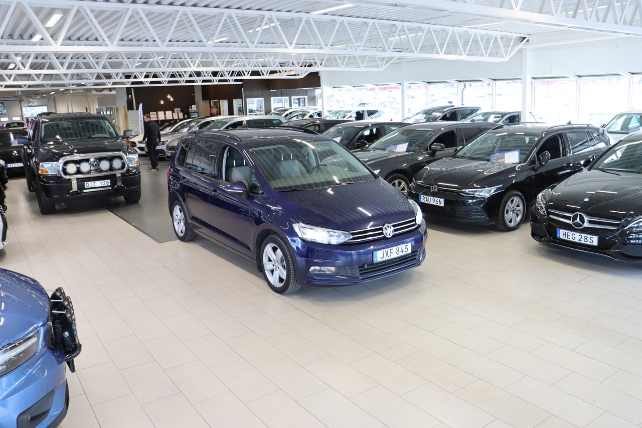 Volkswagen Touran 2016, bild 3/10