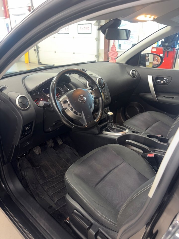 Nissan Qashqai 1.6 dCi Euro 5 2013, bild 2/8