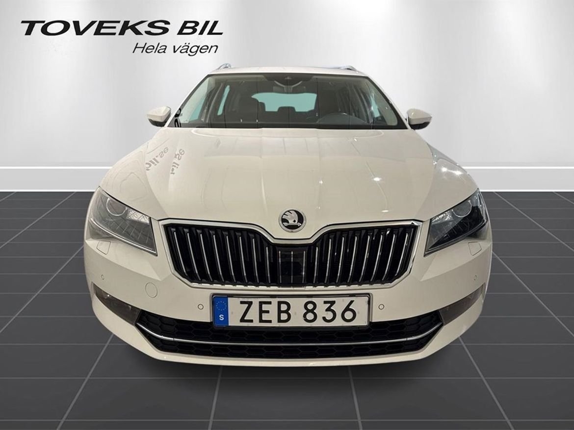 Skoda Superb 190Hk 4X4 L&K Aut 2018, bild 5/14