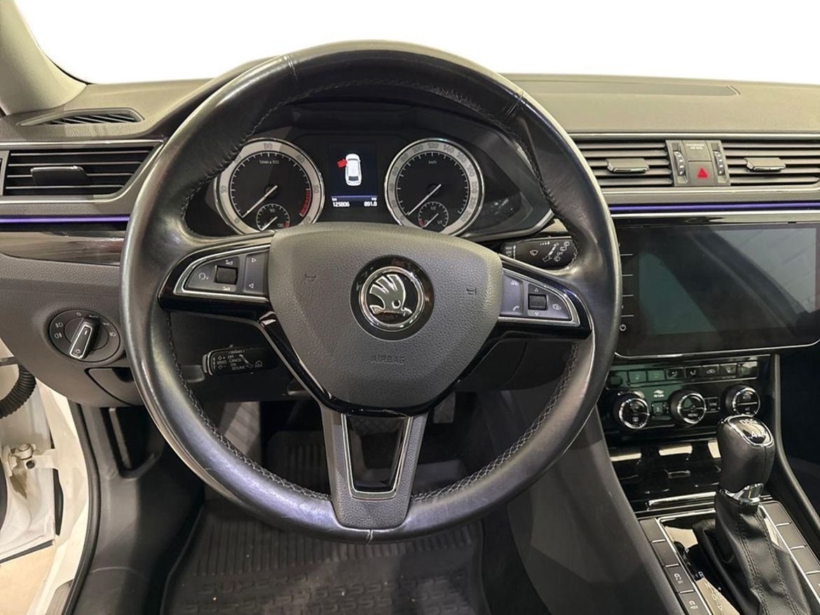 Skoda Superb 190Hk 4X4 L&K Aut 2018, bild 7/14