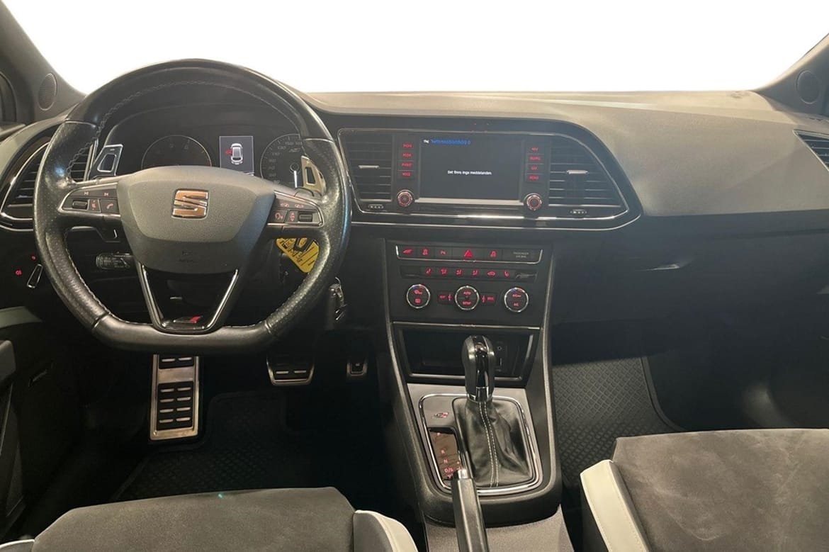 Seat Leon 2016, photo 7/10