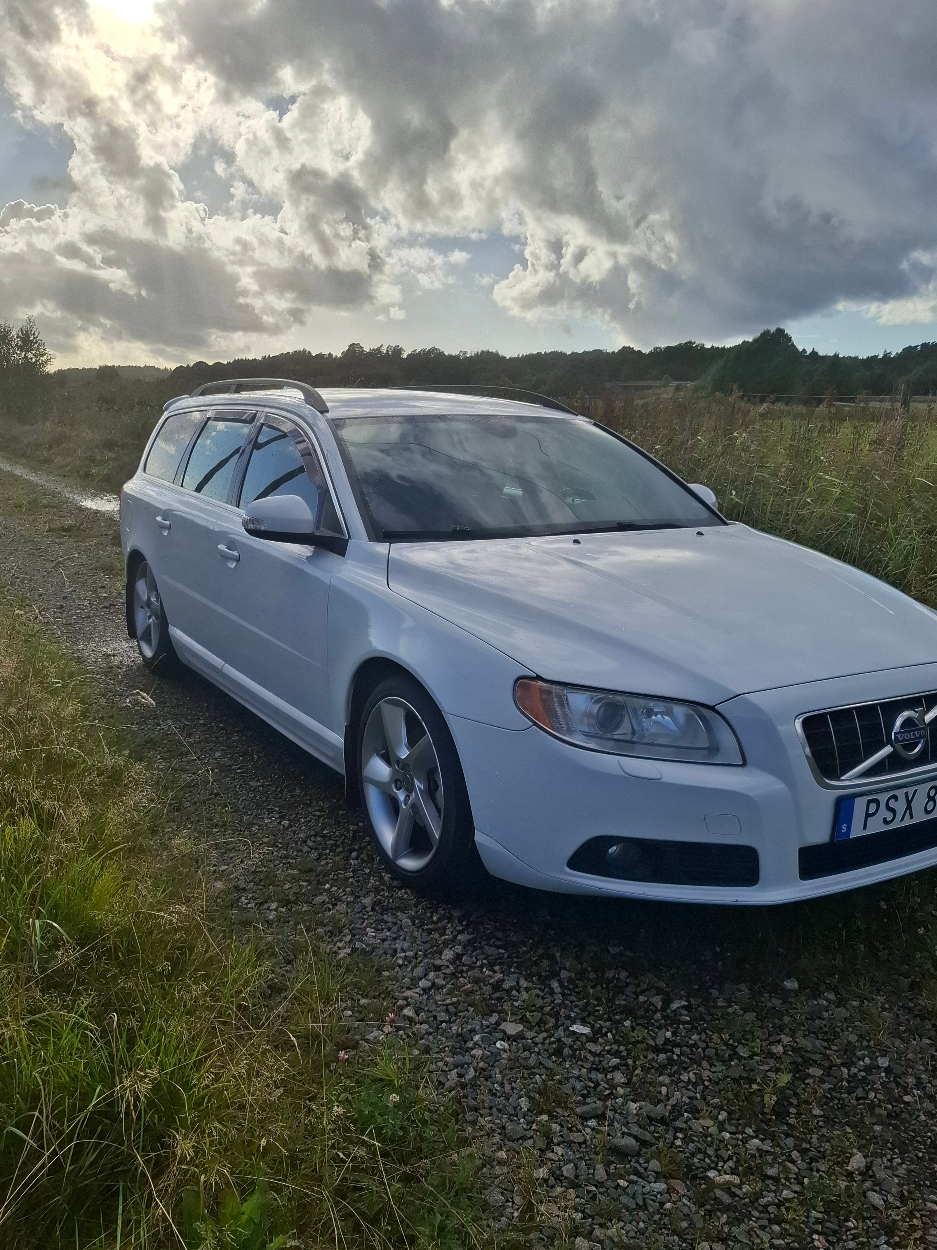 Volvo V70 D3 Geartronic 2011, kuva 3/7