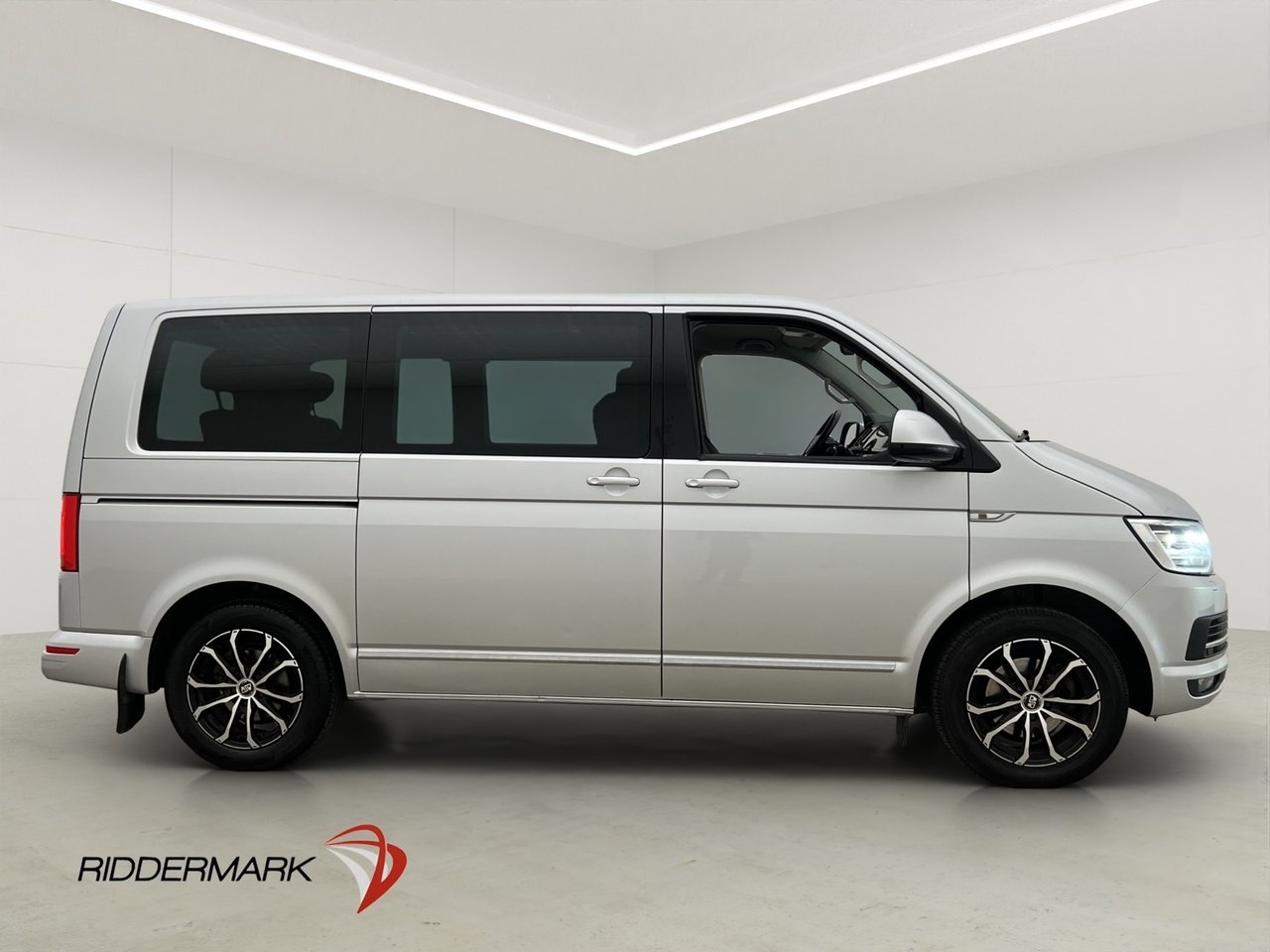 Volkswagen Multivan 2017, kuva 2/35