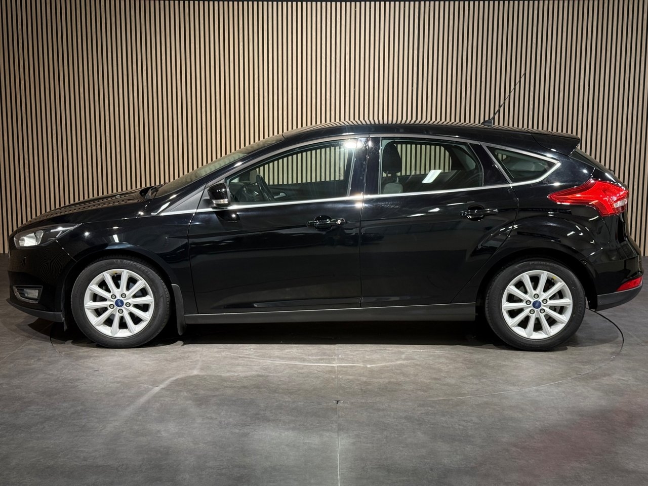 Ford Focus 1.0 EcoBoost Titanium 2016, kuva 7/10