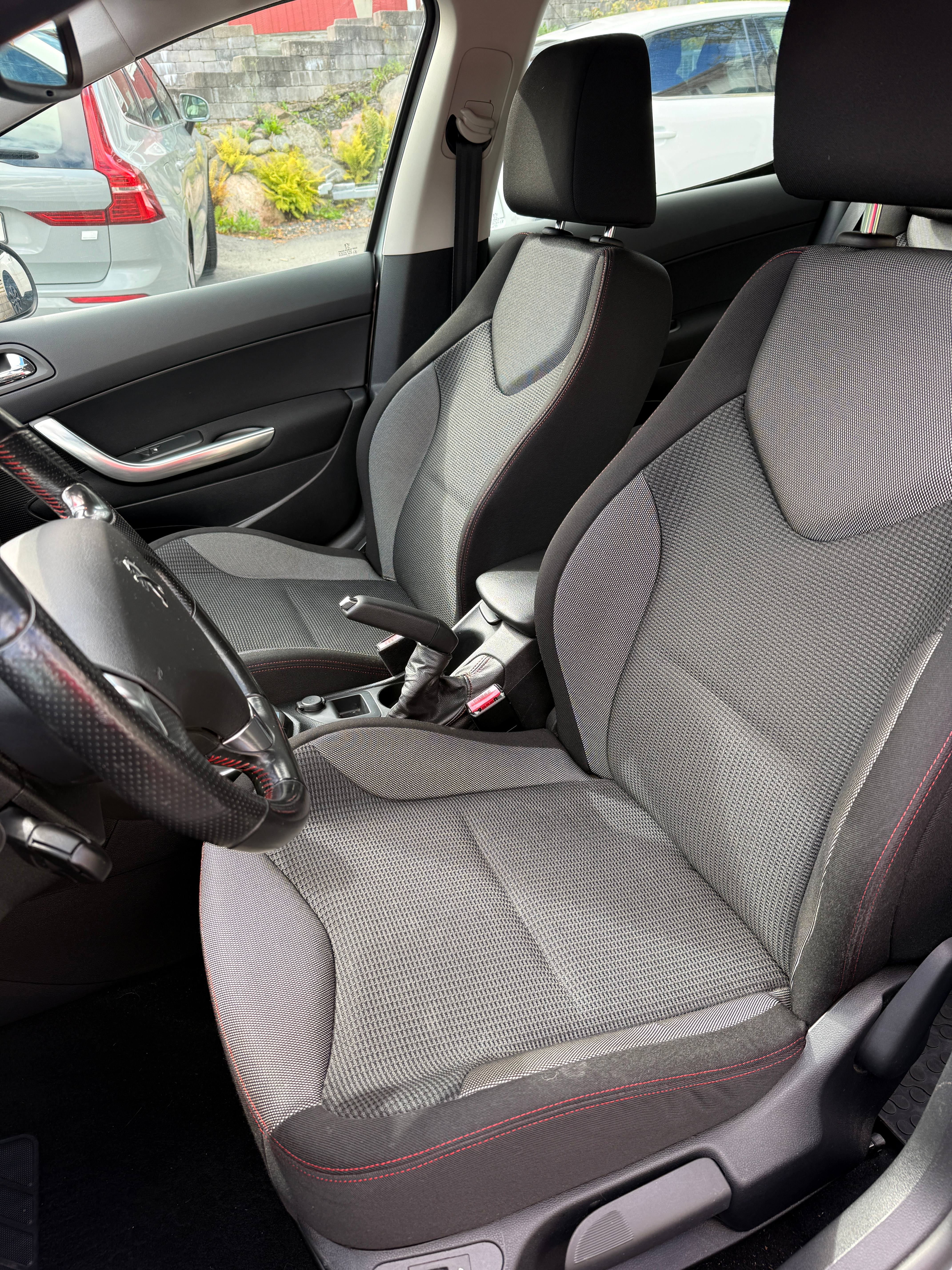 Peugeot 308 2012, bild 6/7