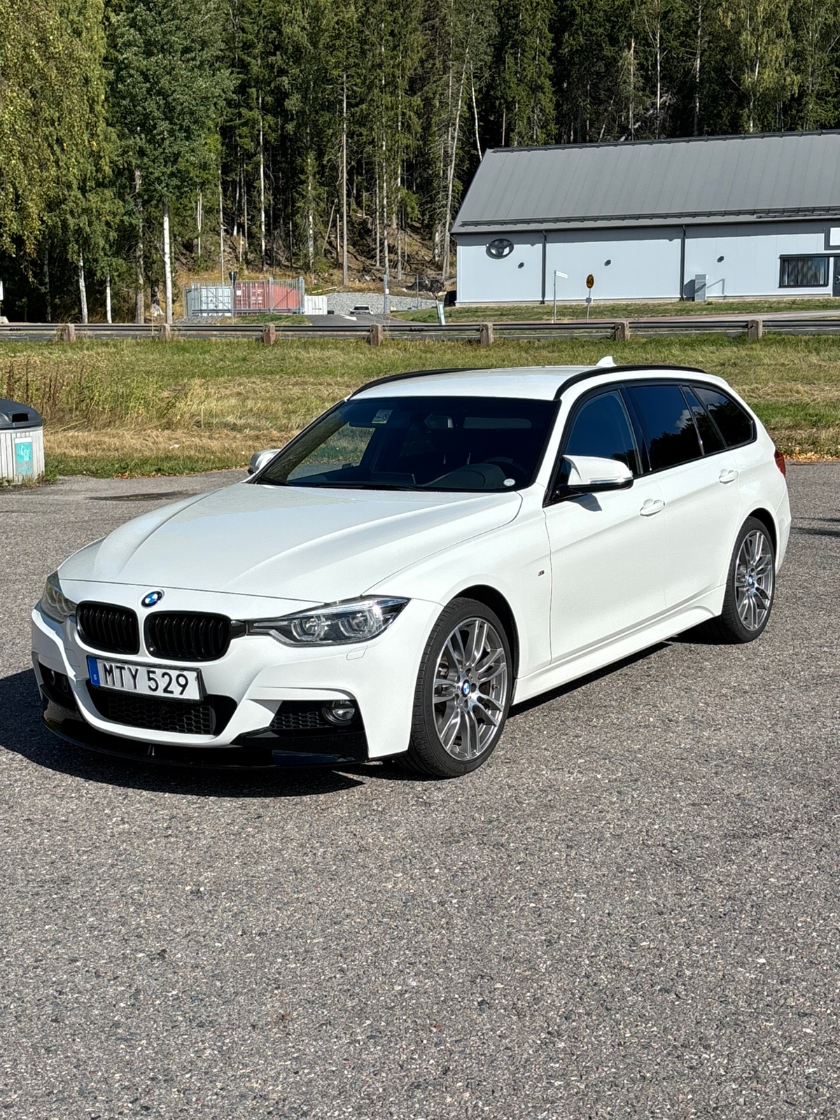 BMW 330 i xDrive Touring Steptronic 2017, bild 4/5