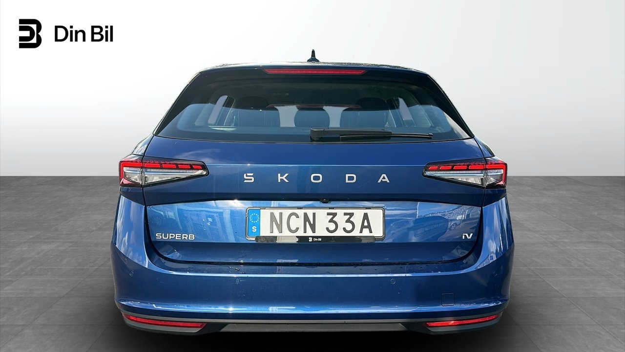 Skoda Superb 2025, photo 5/10