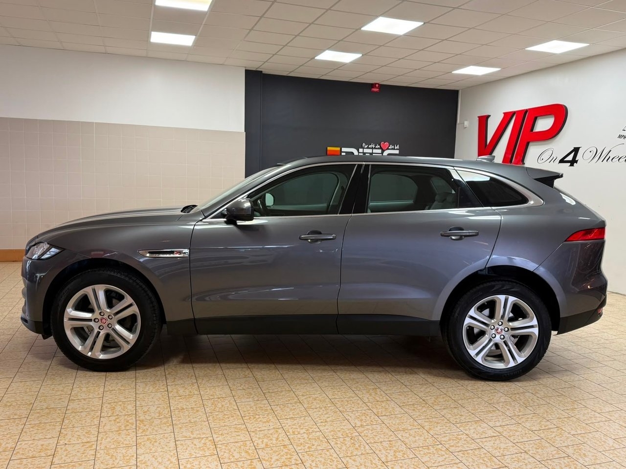 Jaguar F-Pace 25t AWD Euro 6 2018, bild 4/10