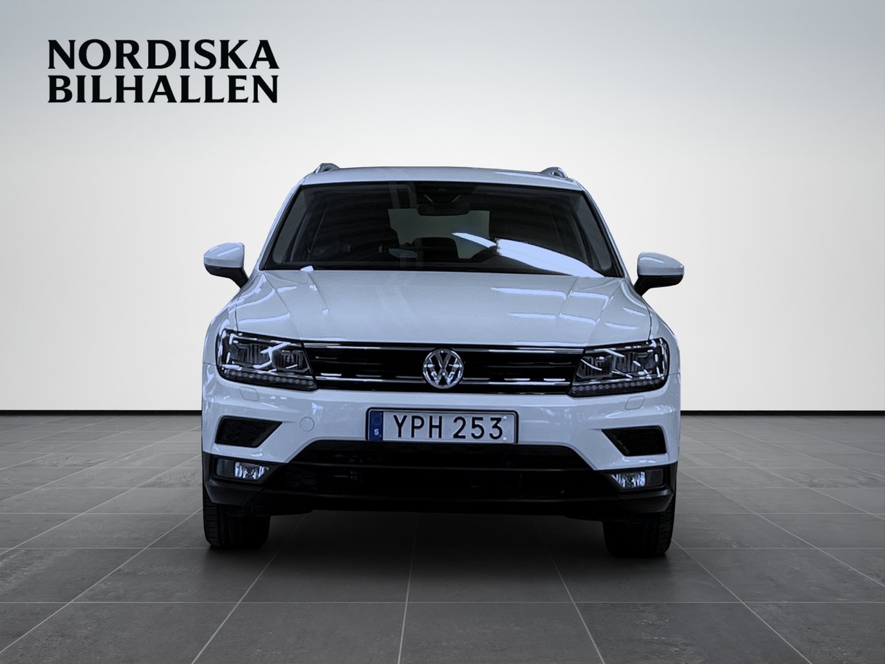 Volkswagen Tiguan 1.4 TSI 4Motion Base 2018, bild 2/10