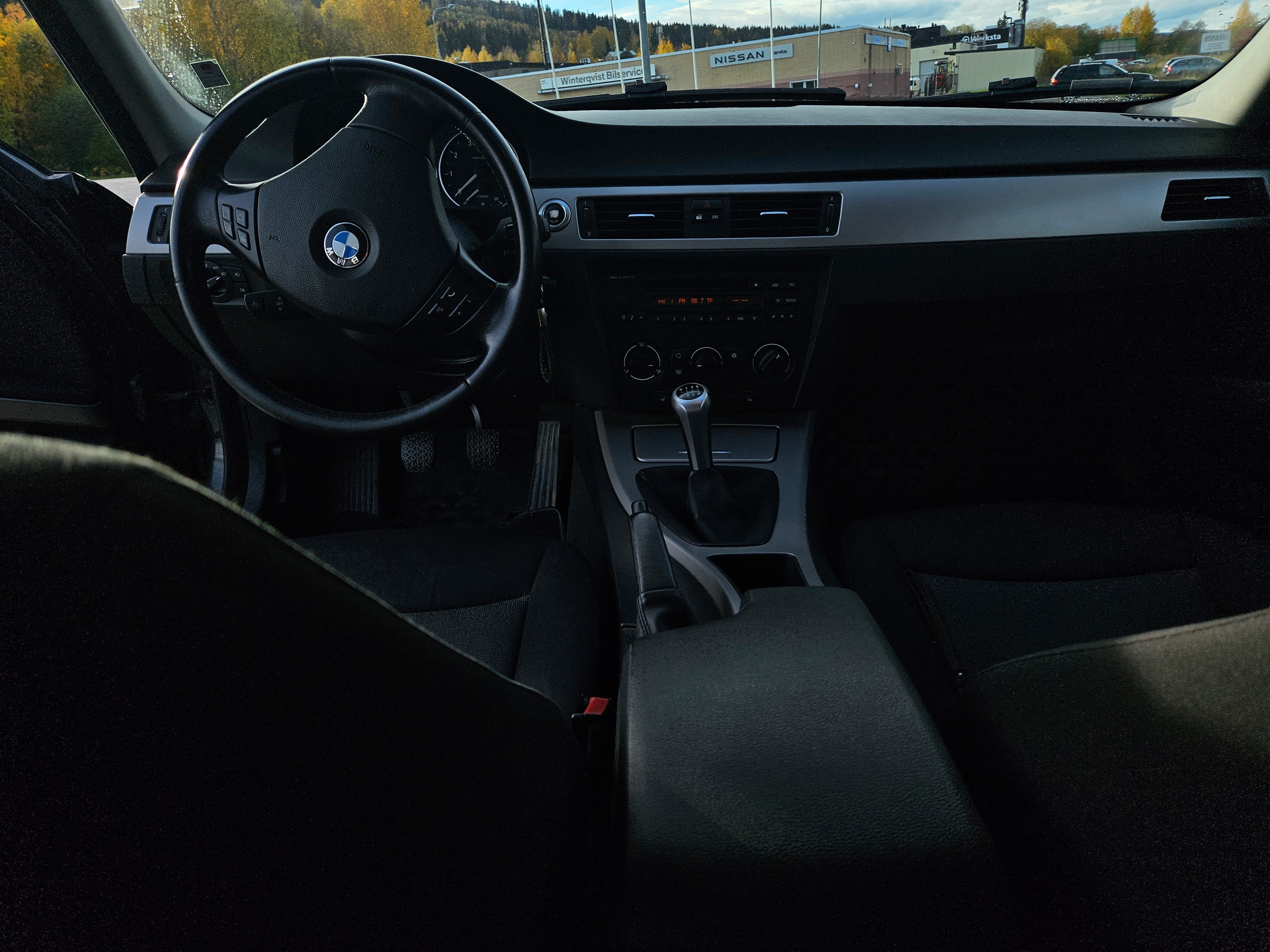 BMW 318 i Sedan Manuell 2007, bild 3/4