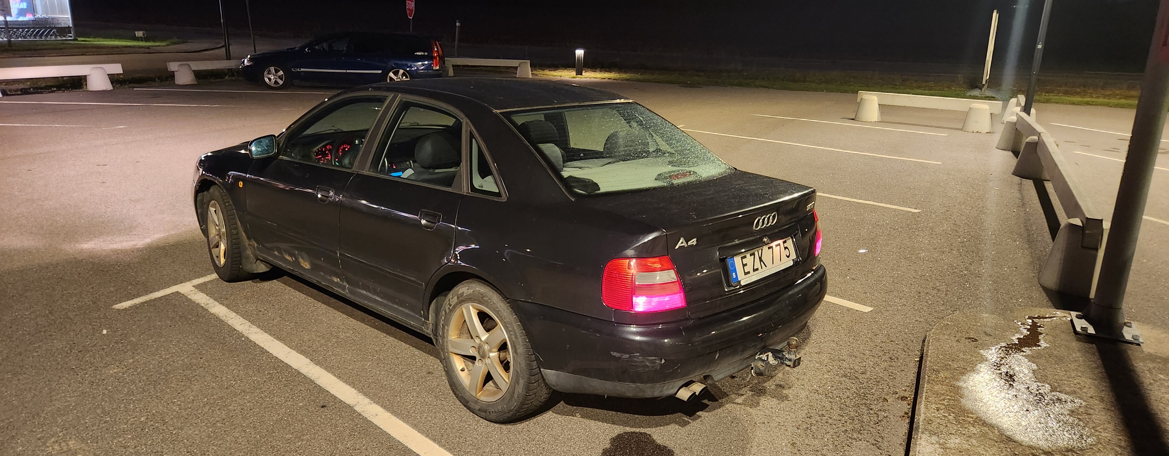 Audi A4 1998, bild 6/7