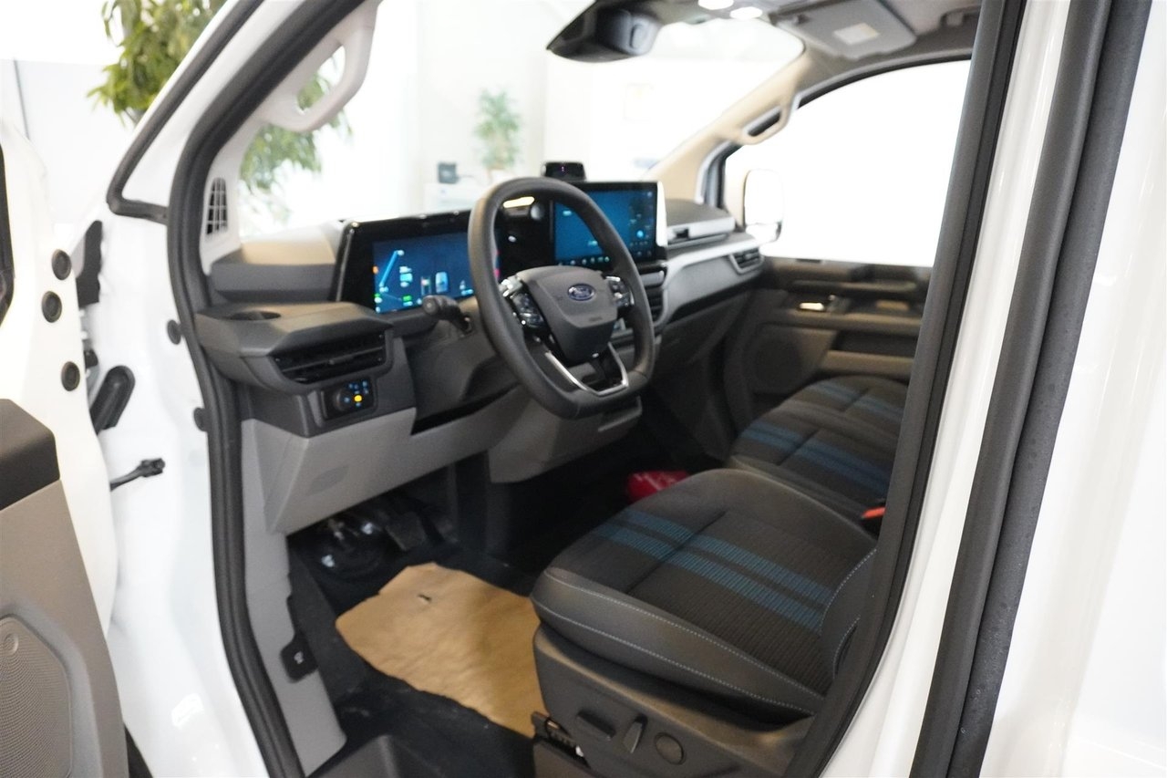 Ford Transit Custom 2026, photo 2/10