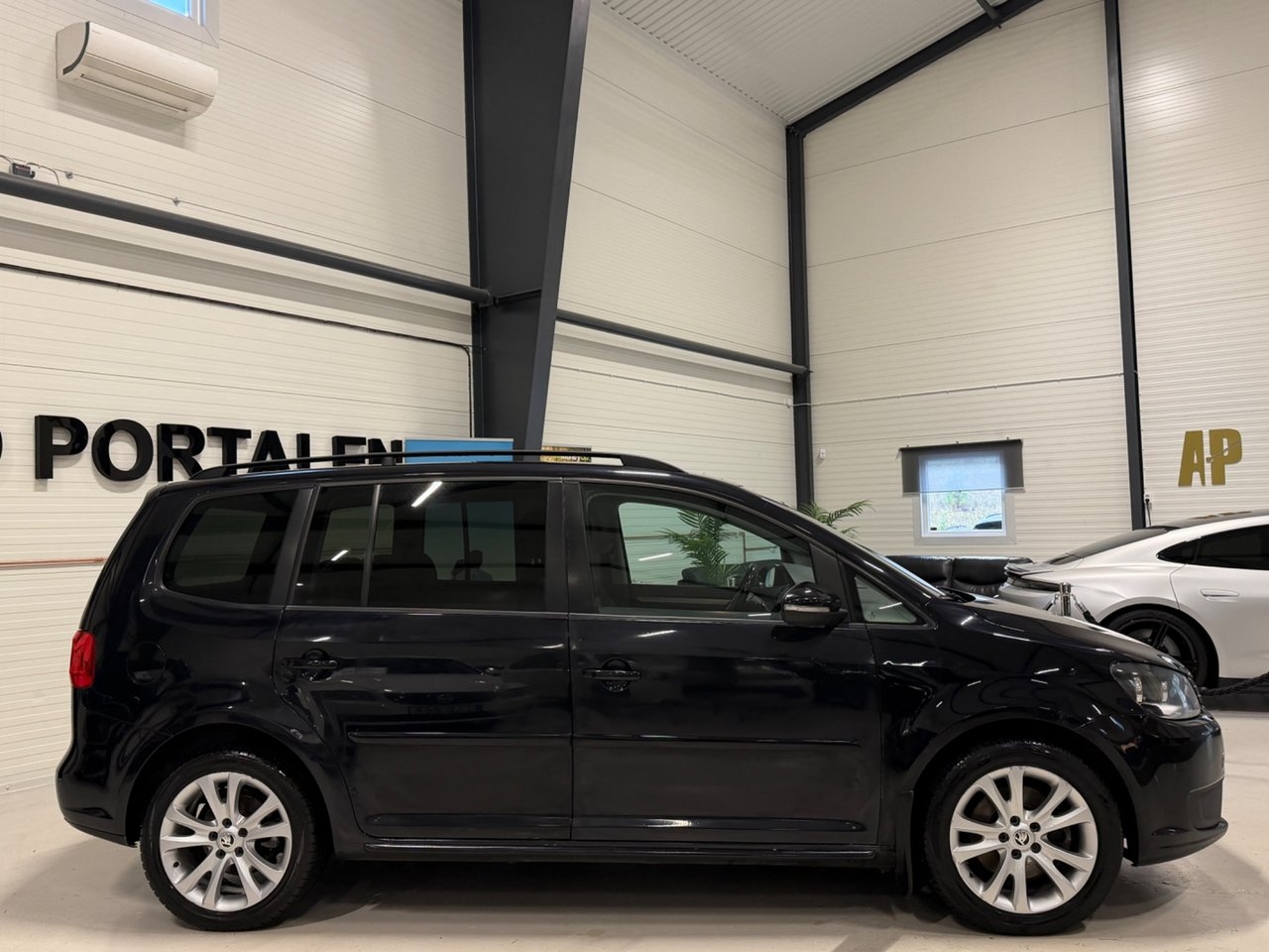 Volkswagen Touran 7-sits 2.0 TDI 2013, photo 6/10