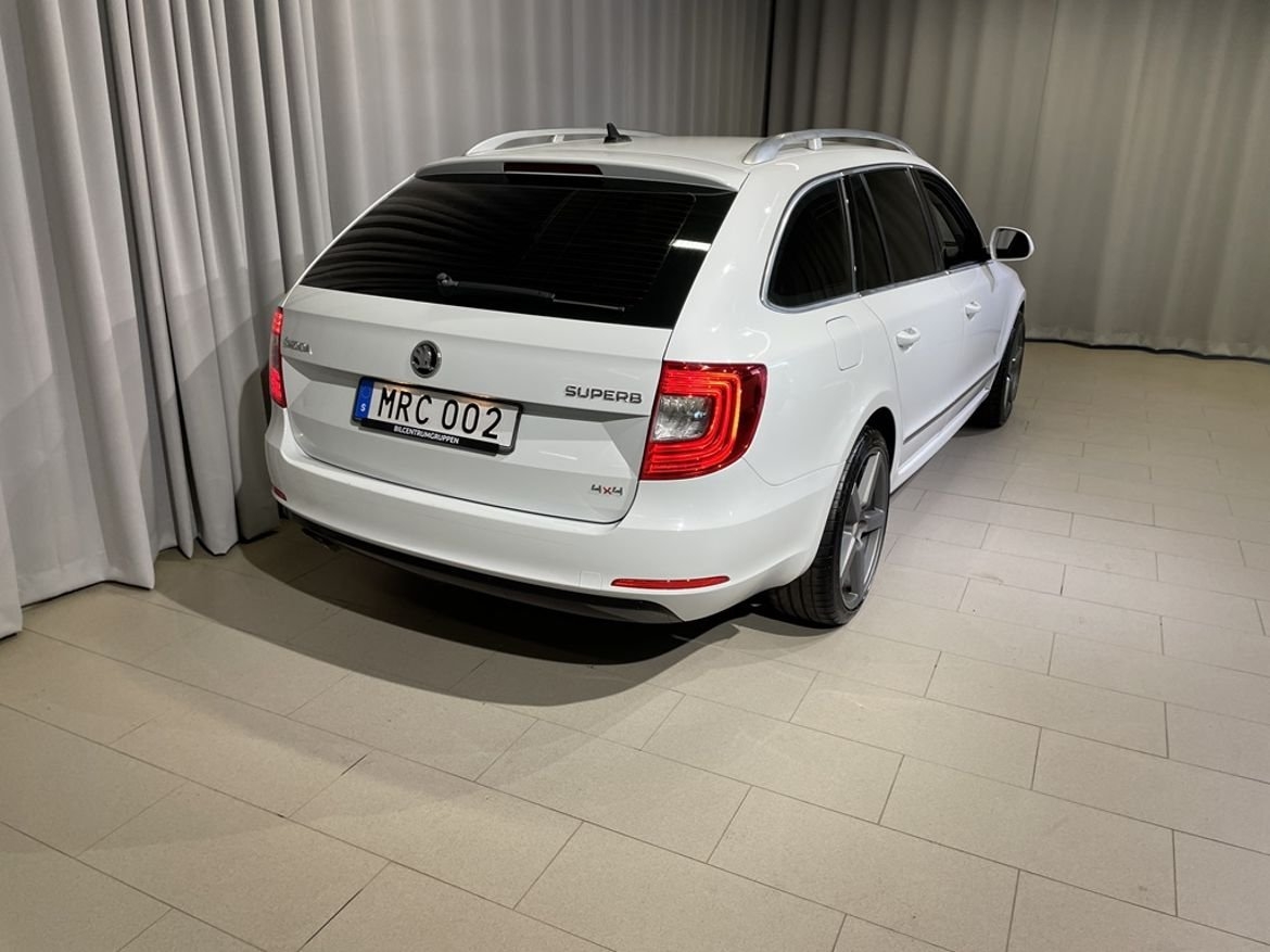 Skoda Superb Combi 2.0 TDI 4x4 DSG 170hk 2015, bild 5/10