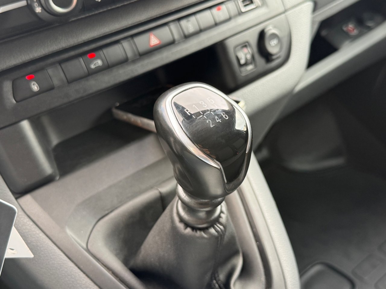 Peugeot Expert 2022, bild 6/10