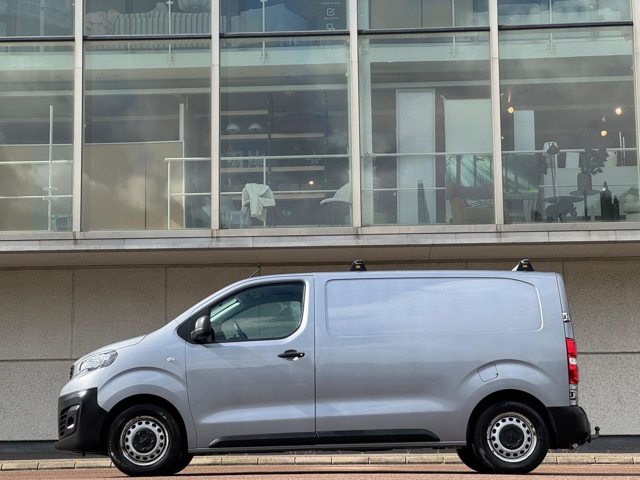 Peugeot Expert 2022, bild 2/10