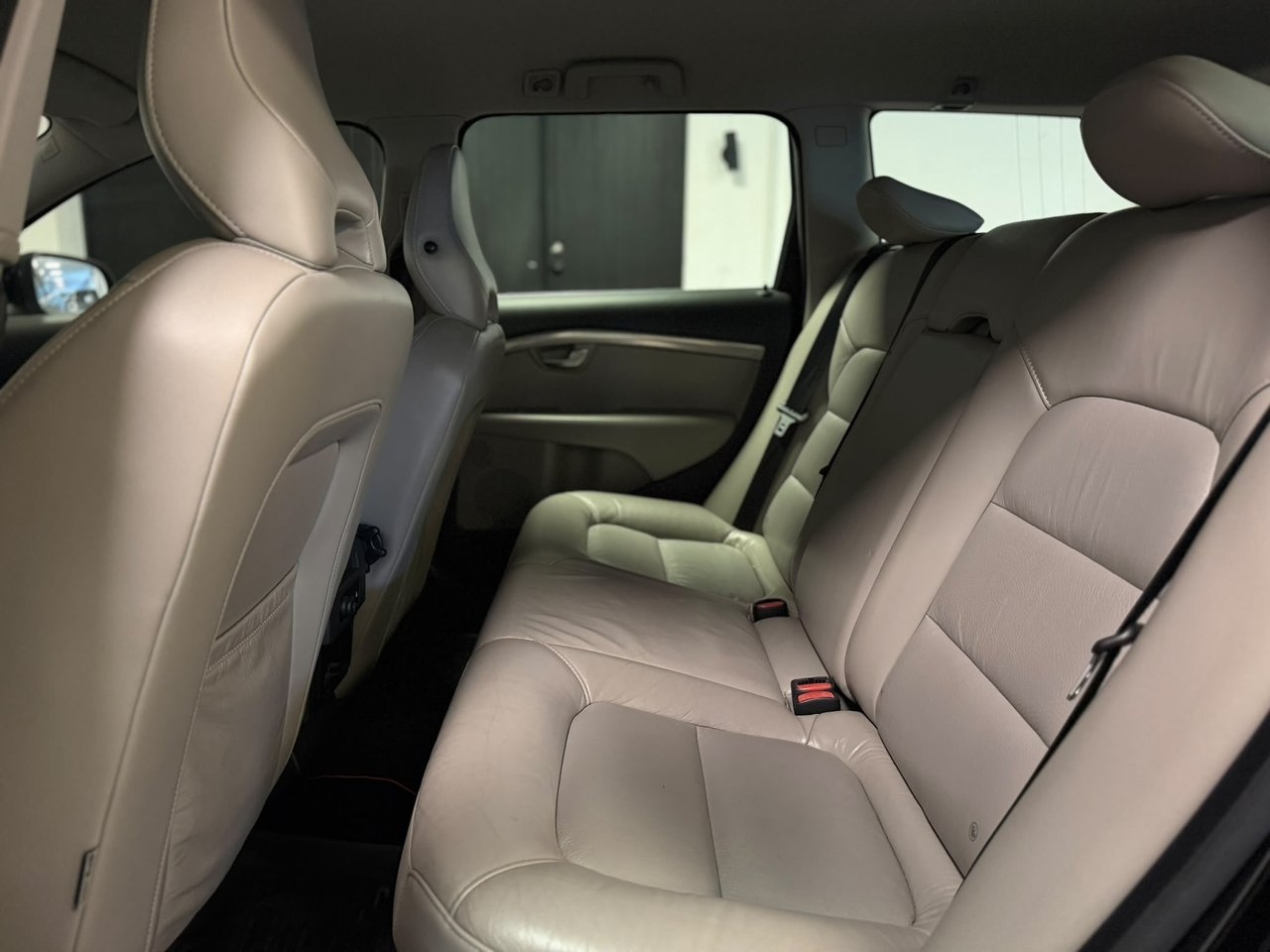 Volvo V70 2.0F Powershift Summum 145Hk 2009, bild 7/10