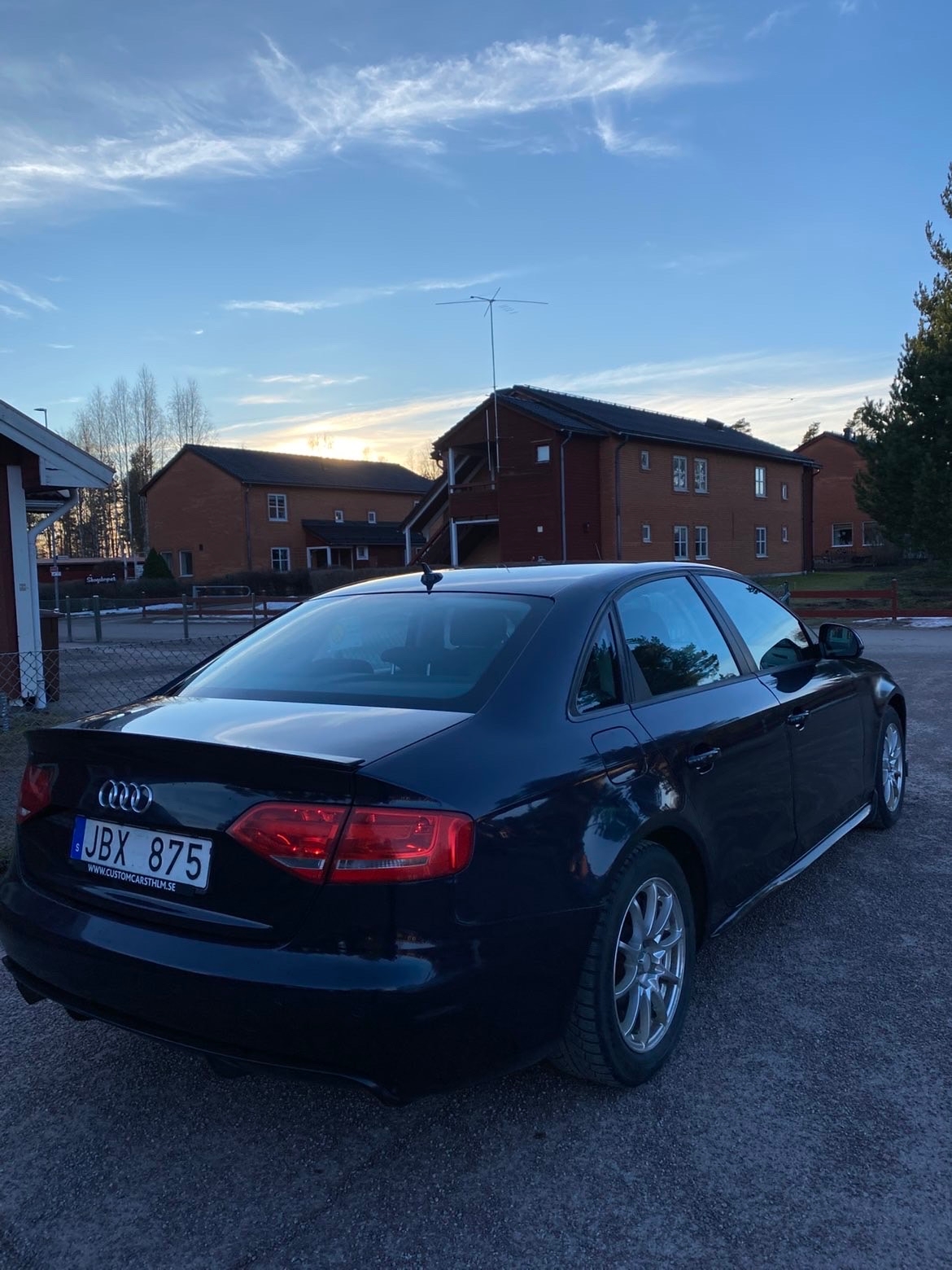 Audi A4 Sedan 2.0 TFSI quattro Manuell 2009, bild 4/10
