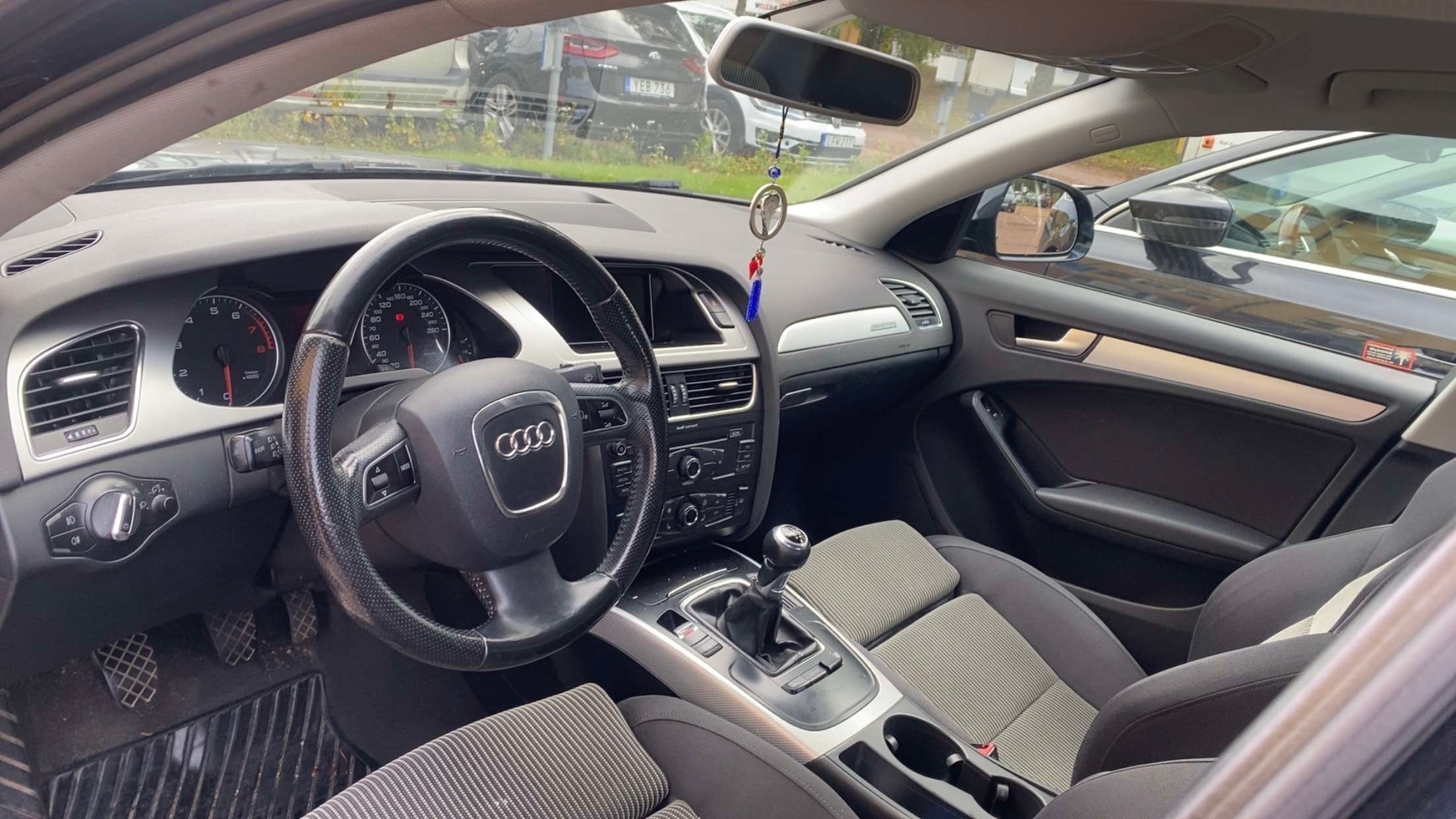 Audi A4 Sedan 2.0 TFSI quattro Manuell 2009, bild 6/10
