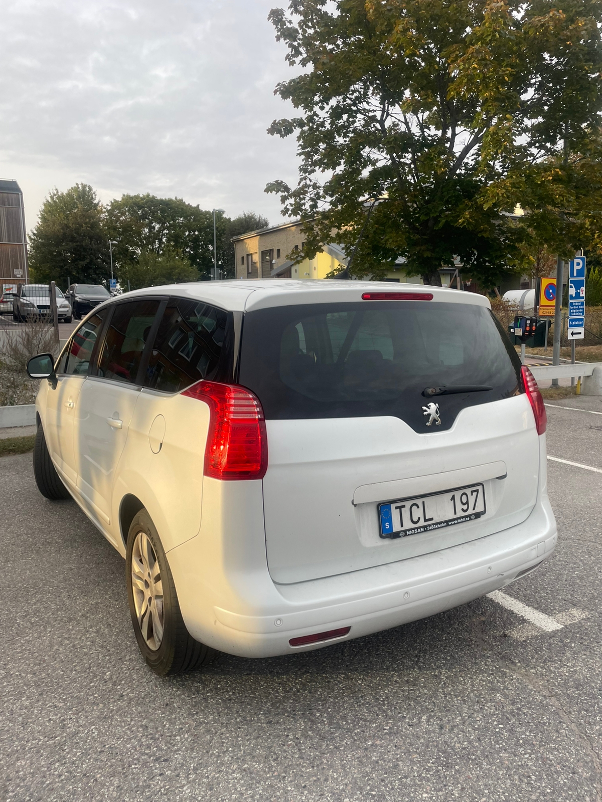 Peugeot 5008 2.0 HDi FAP Manuell 2009, bild 4/7