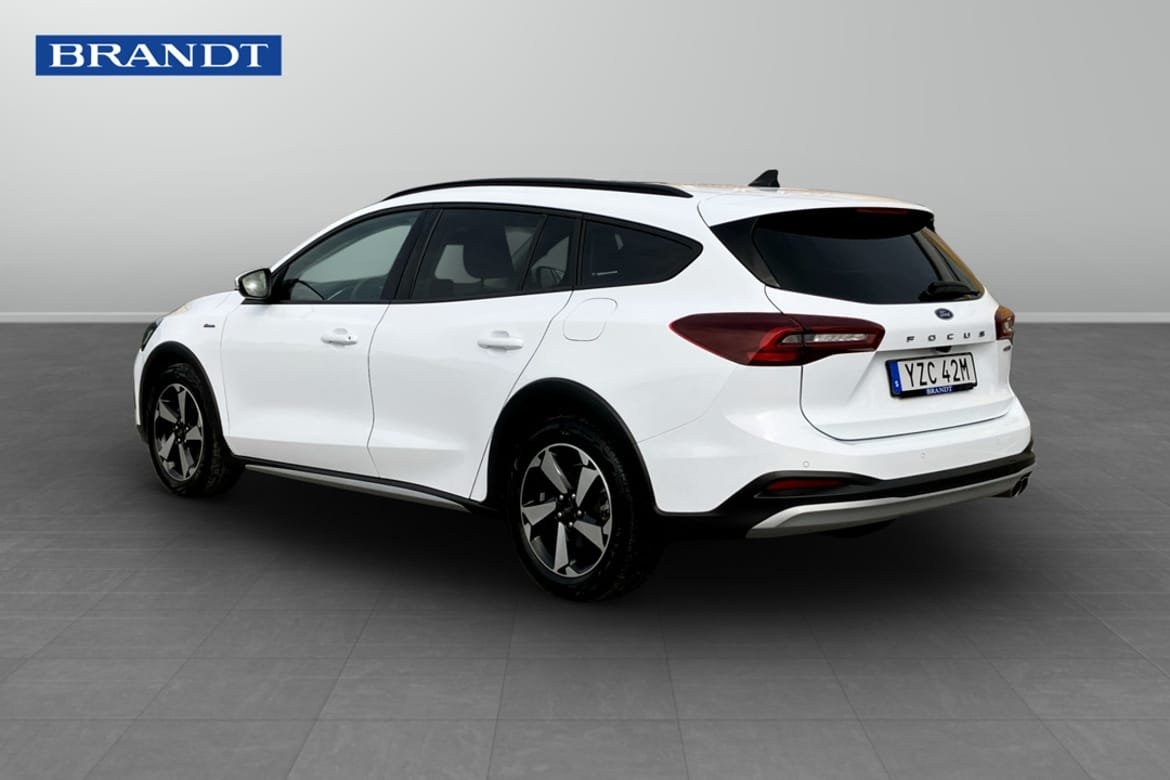 Ford Focus 2023, photo 2/9