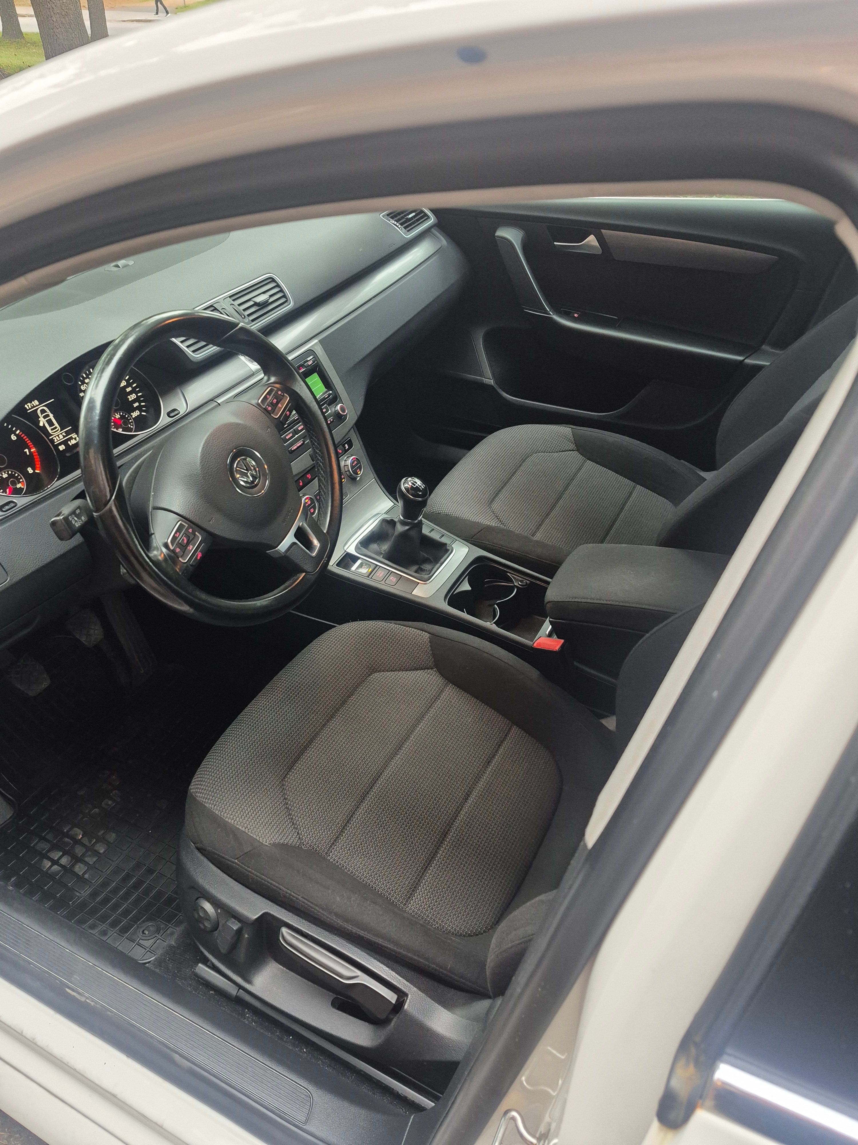 Volkswagen Passat 2013, bild 7/10