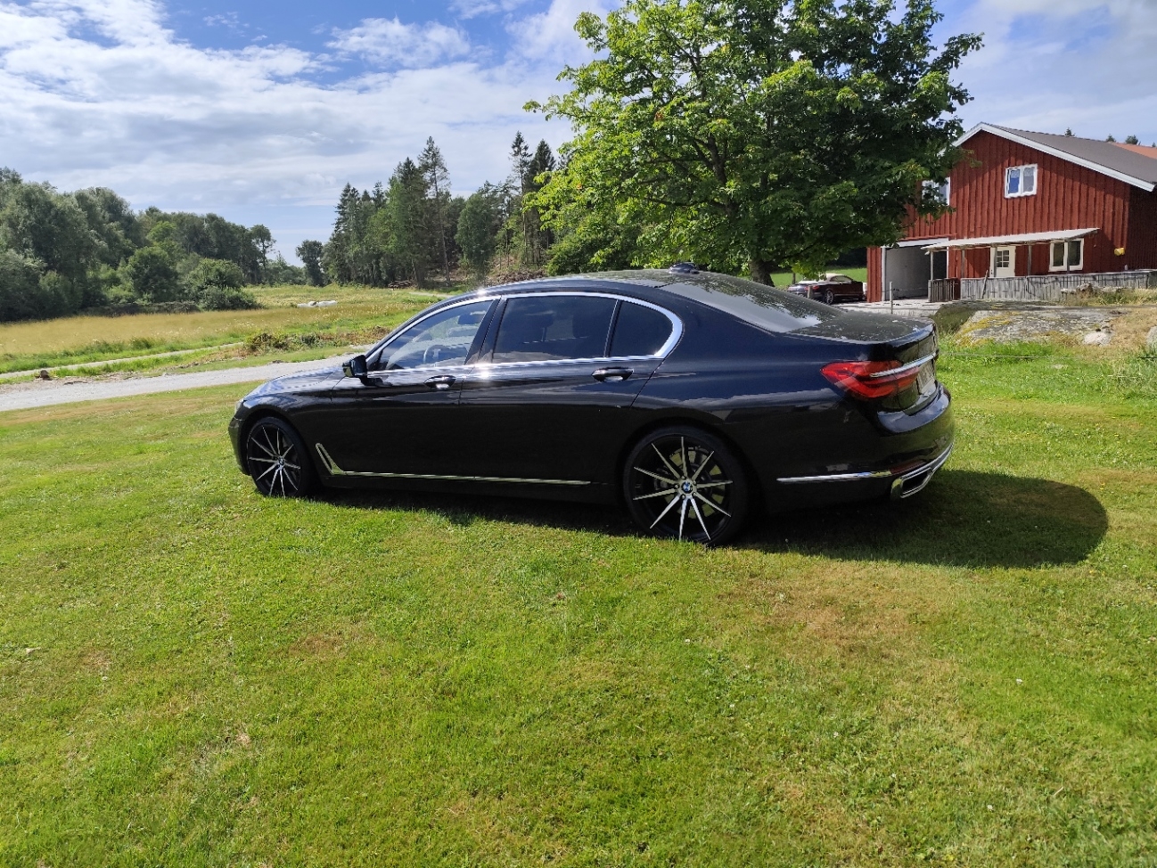 BMW 750 iL Unik f.d. Ambassadbil 2018, bild 2/22