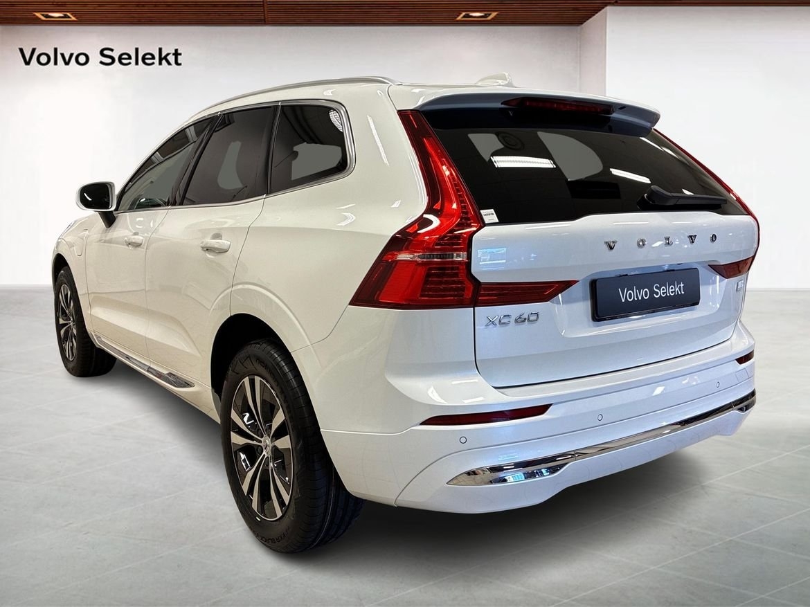 Volvo XC60 Recharge T6 Core Edition 2024, bild 2/14