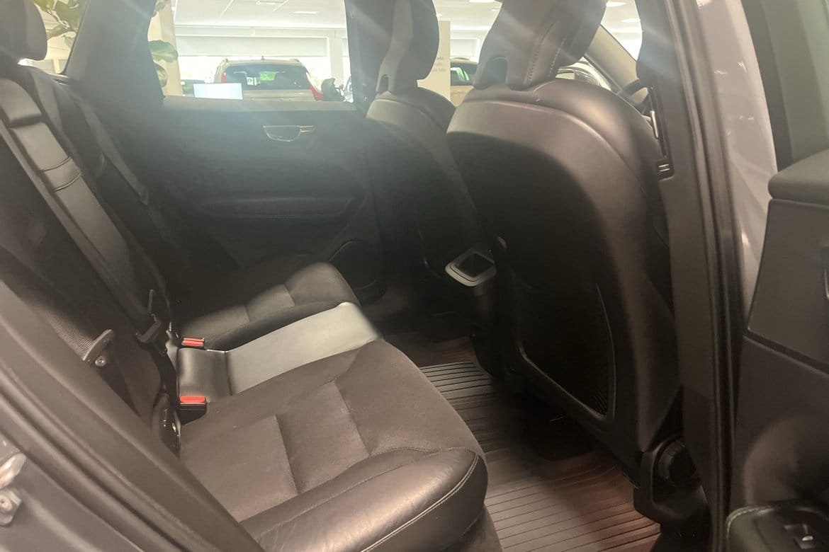 Volvo XC60 D4 Momentum Advanced SE 2019, bild 7/7