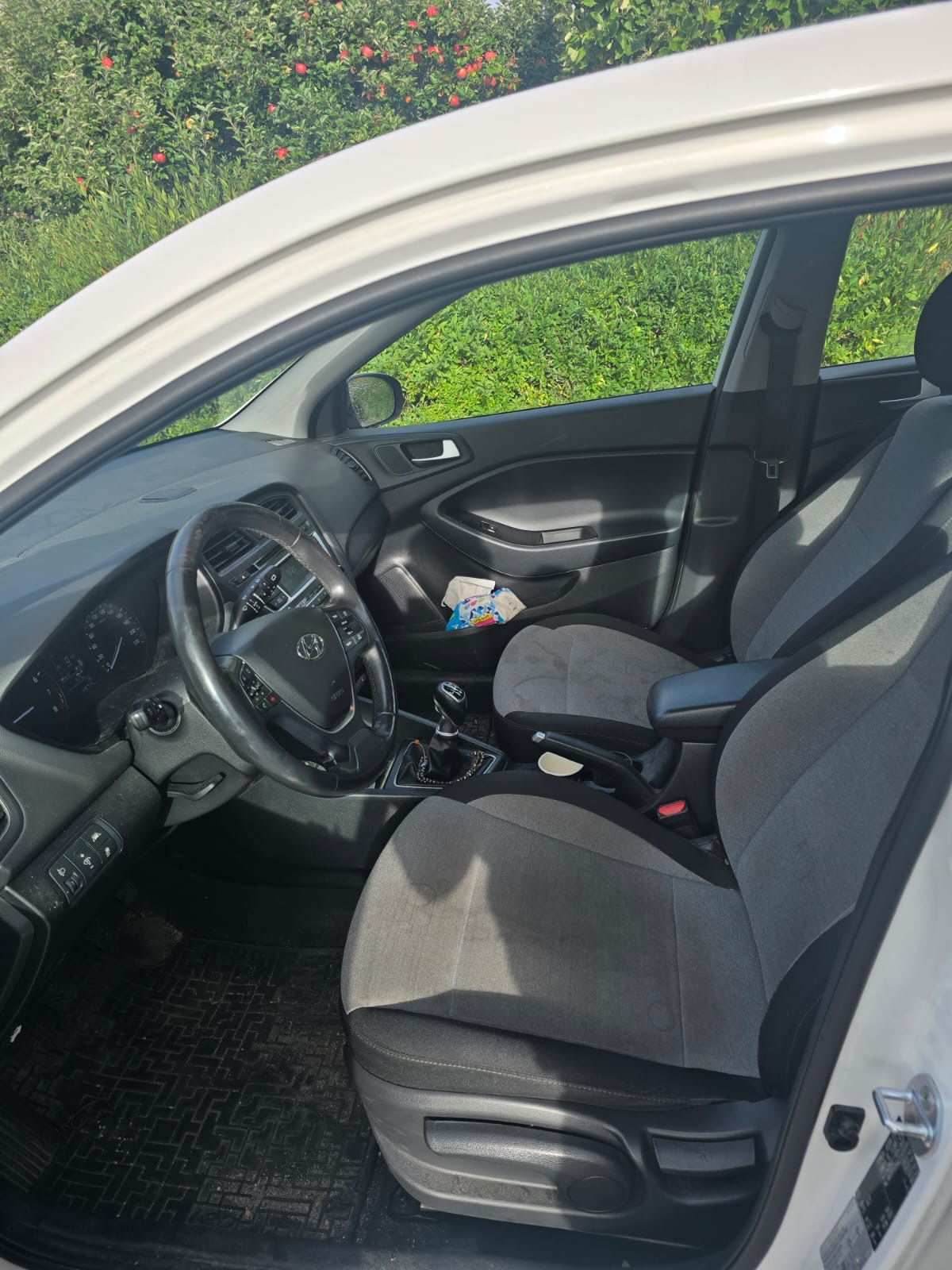 Hyundai i20 1.4 Manuell 2016, bild 3/6