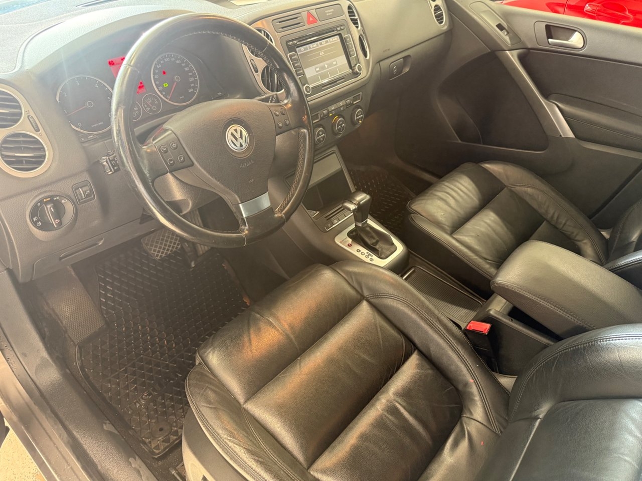 Volkswagen Tiguan 2008, bild 7/8