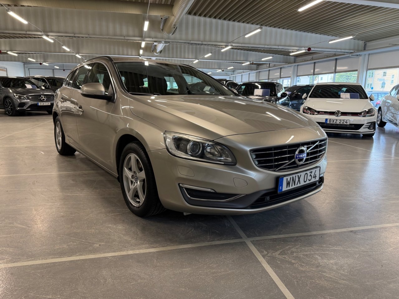 Volvo V60 2015, bild 2/10
