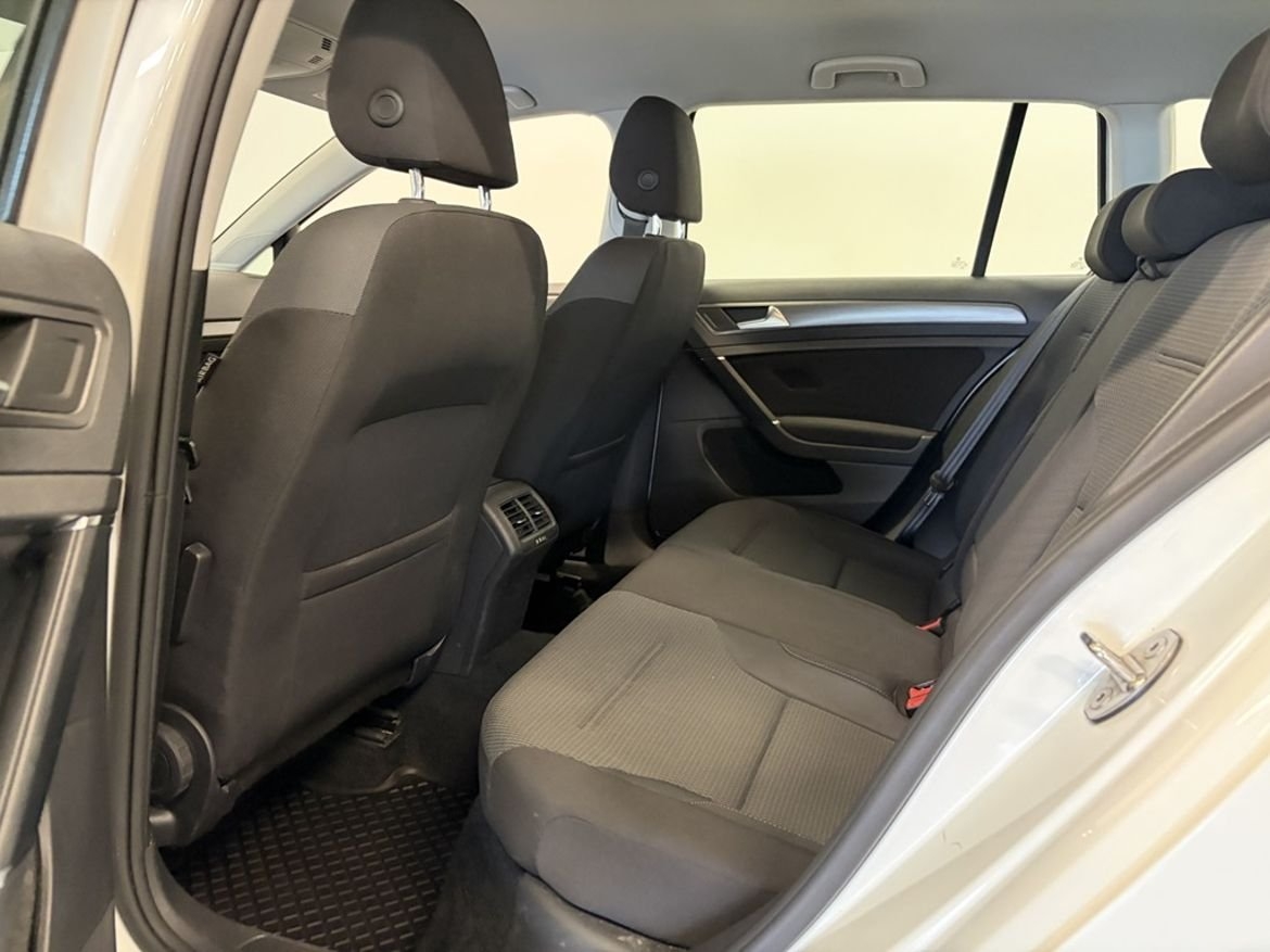 Volkswagen Golf 1.0 TSI 110hk 2018, bild 6/17