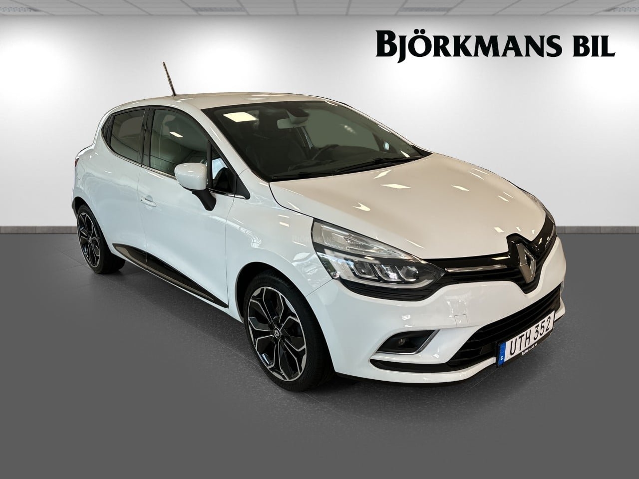 Renault Clio 0.9 TCE INTENS INKL V-HJUL 2017, bild 3/10