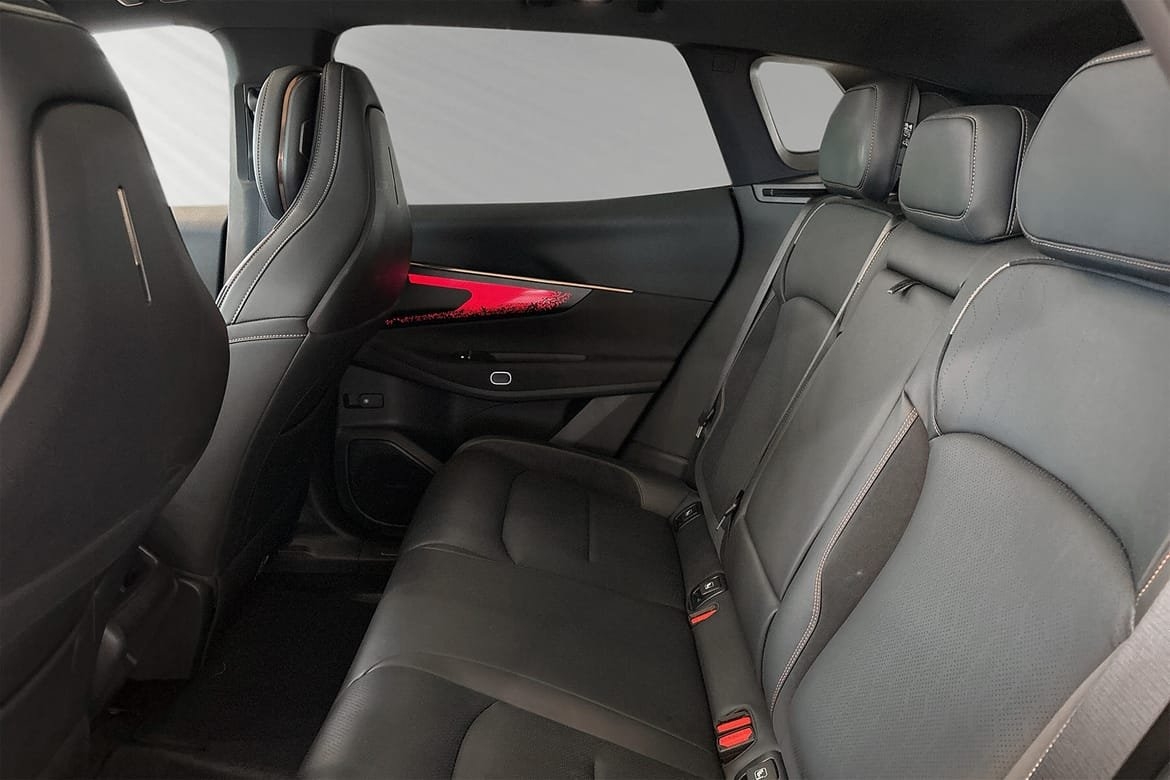 Lynk & Co 08 More PHEV 2025, bild 7/10