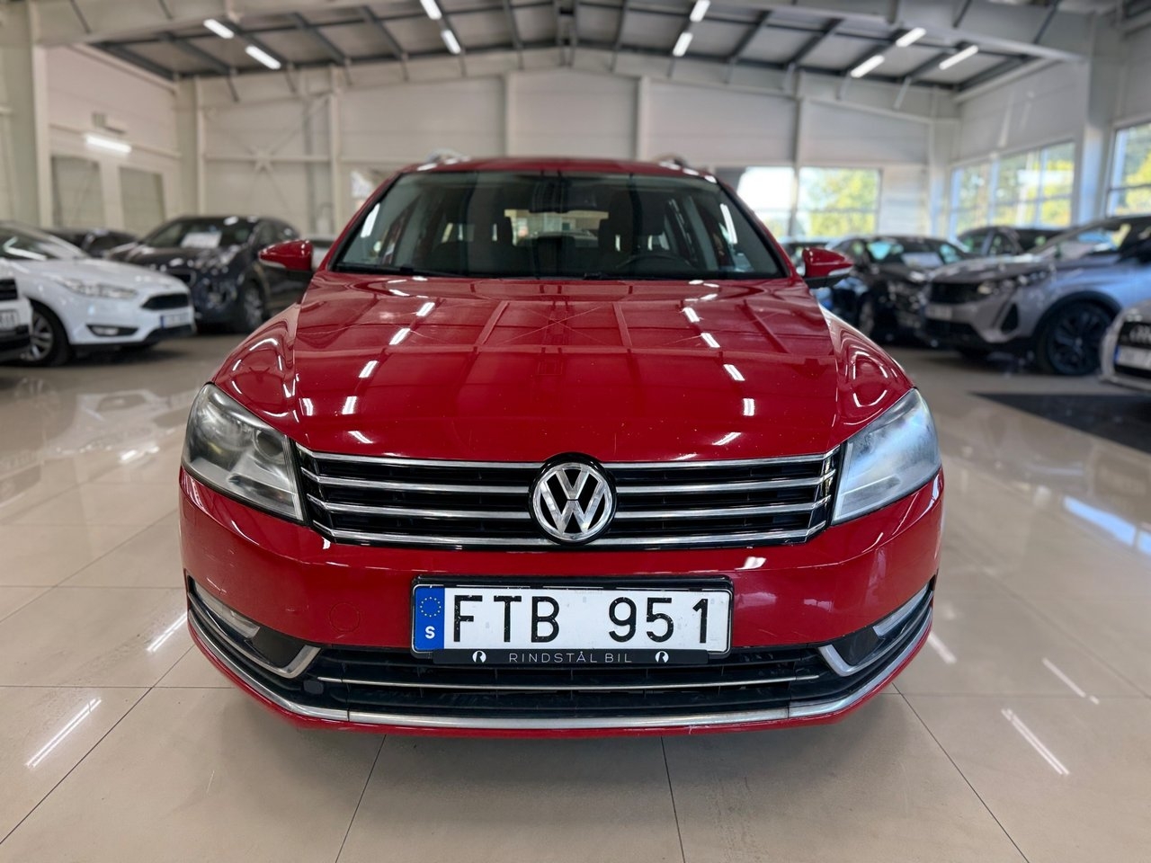Volkswagen Passat 2011, photo 2/10