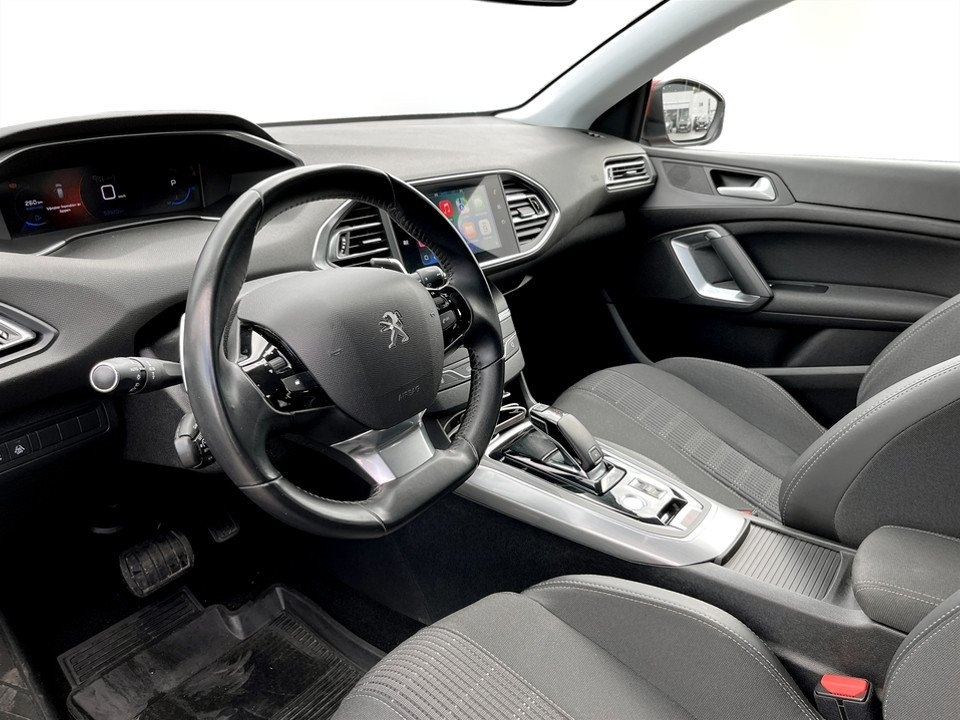 Peugeot 308 SW Allure 1.2 PT 130hk Aut 2021, bild 4/10